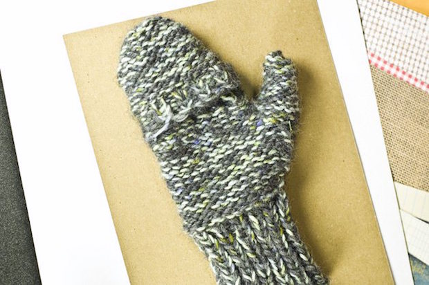 Flashback CRAFT Pattern: The Gregories โ Convertible Knit Mittens